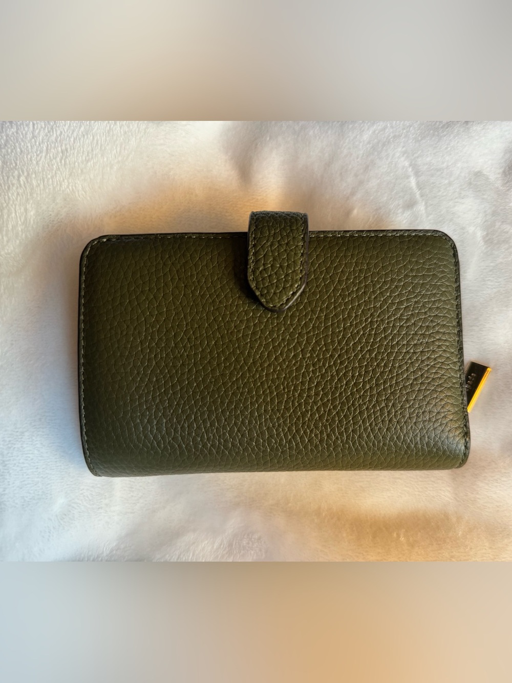 kate spade Enchanted Green Pebbled Leather Bifold Wallet with Gold Logo NWT - Picture 2 of 5